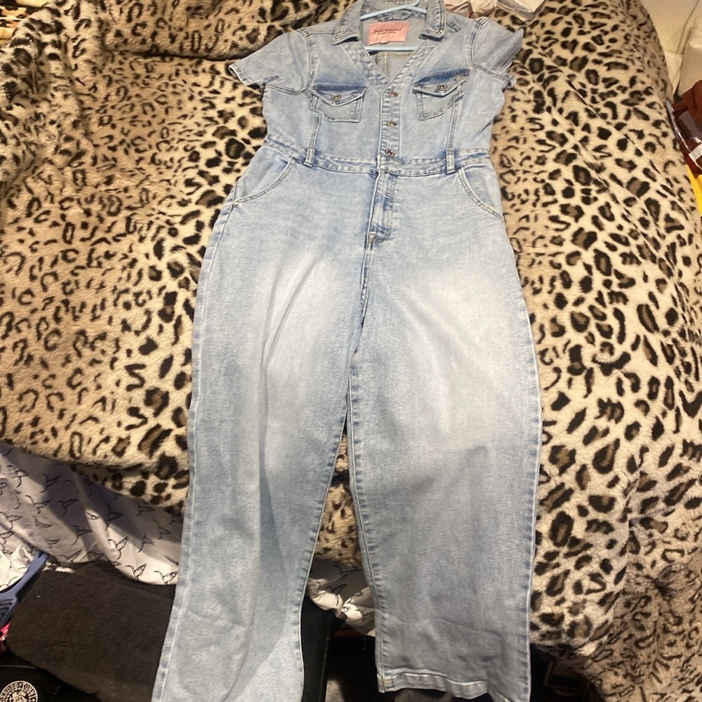 Women’s Juicy Couture Short Sleeve Cover Alls size Medium - Picture 2 of 4